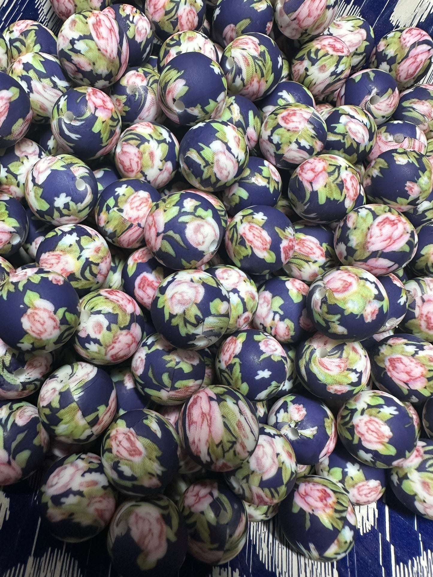 P138 - Navy Floral