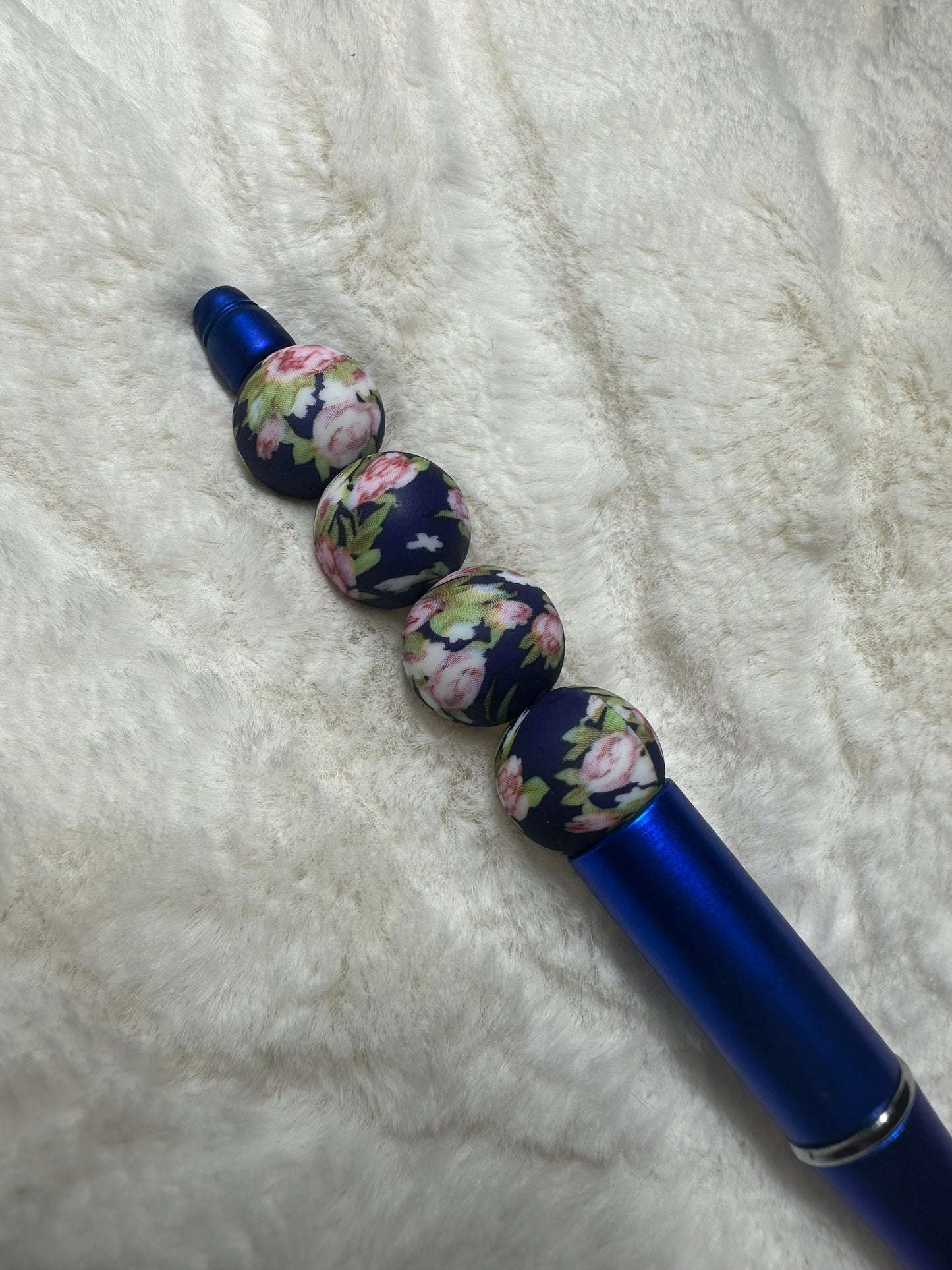P138 - Navy Floral